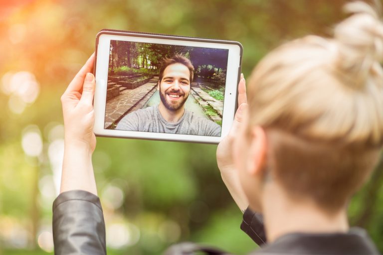 5 Tips for Making Long-Distance Relationships Work